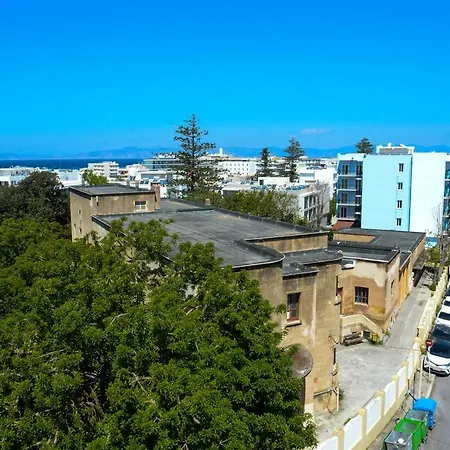 Апартаменти Spacious For 4 In The Center Of Rhodes